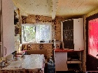 Азовский район, В с. З-Обрыв: дом 62 кв. м в центре, газ, вода в доме, сл. яма, скважина, уч. 28 сот., въезд кр. год, торг.  12